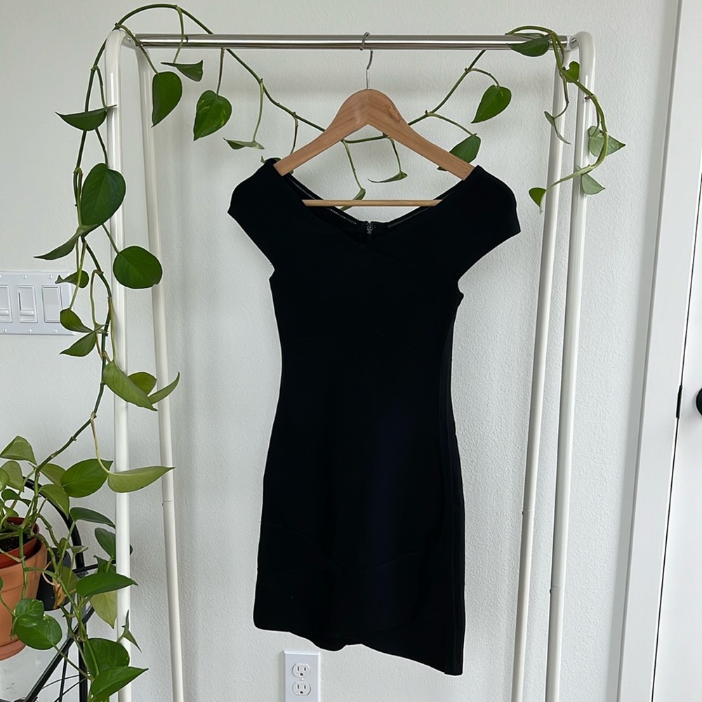 Guess Bodycon Dress in Black XS